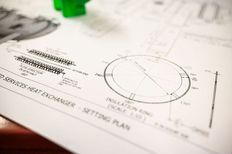 Engineering drawing of a shell & tube heat exchanger